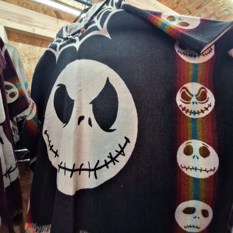 Alpaca Wool Poncho Black With Jack Style2